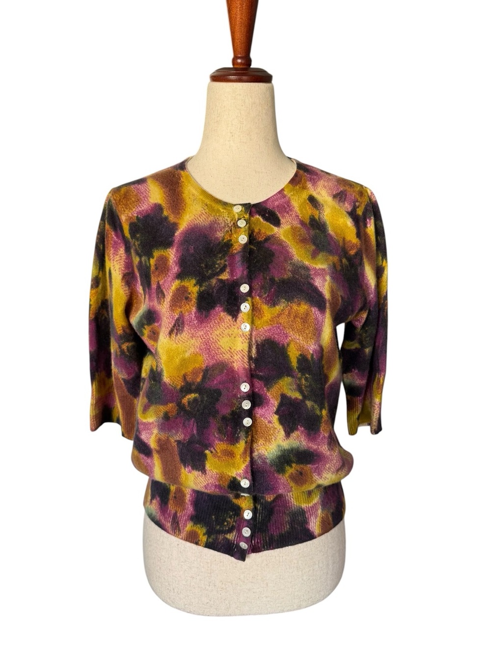 Vertical Design Cashmere Cardigan Floral Watercolor Button-Front Medium